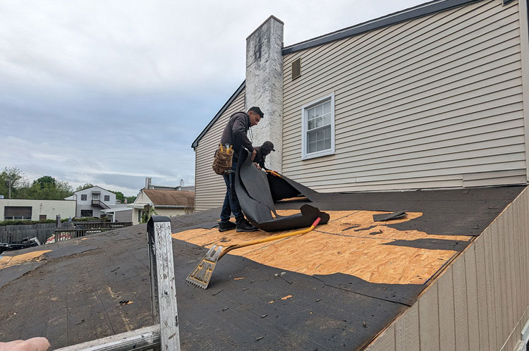 Roofing repair service